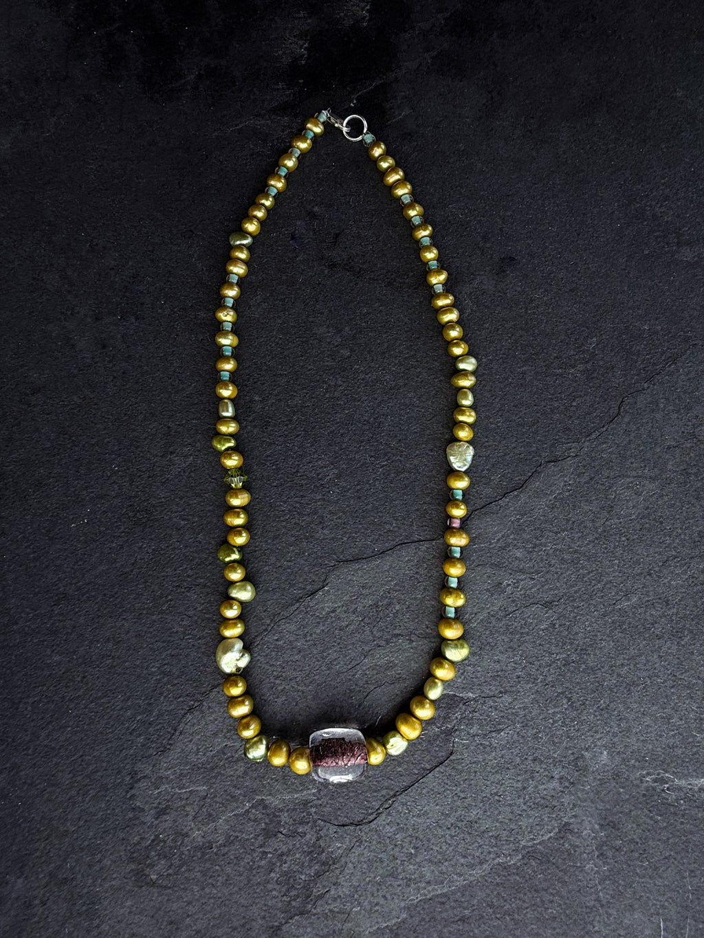 CHROMATIC AGENDA NECKLACE